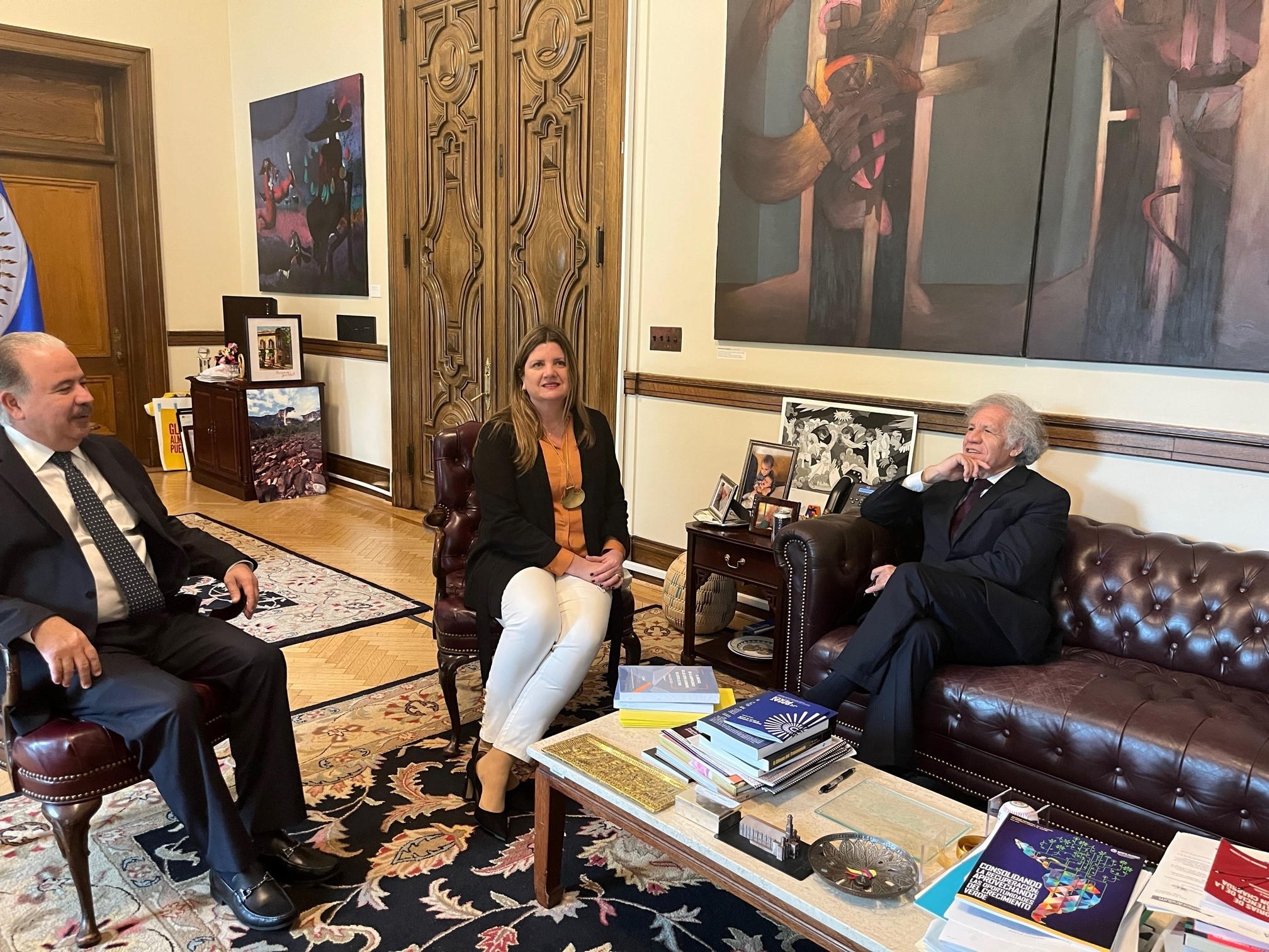 Relaciones CAM Santiago y OEA 