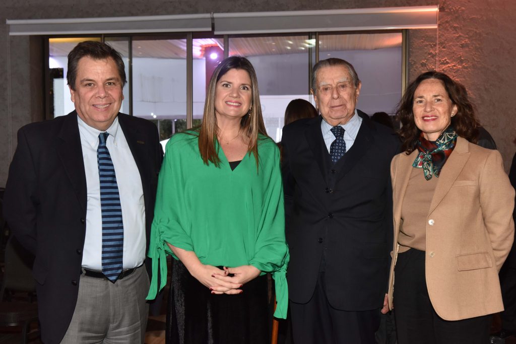 CAM Santiago realiza Primer Encuentro Nacional de Arbitraje homenajeando a Patricio Aylwin por su obra "El Juicio Arbitral"