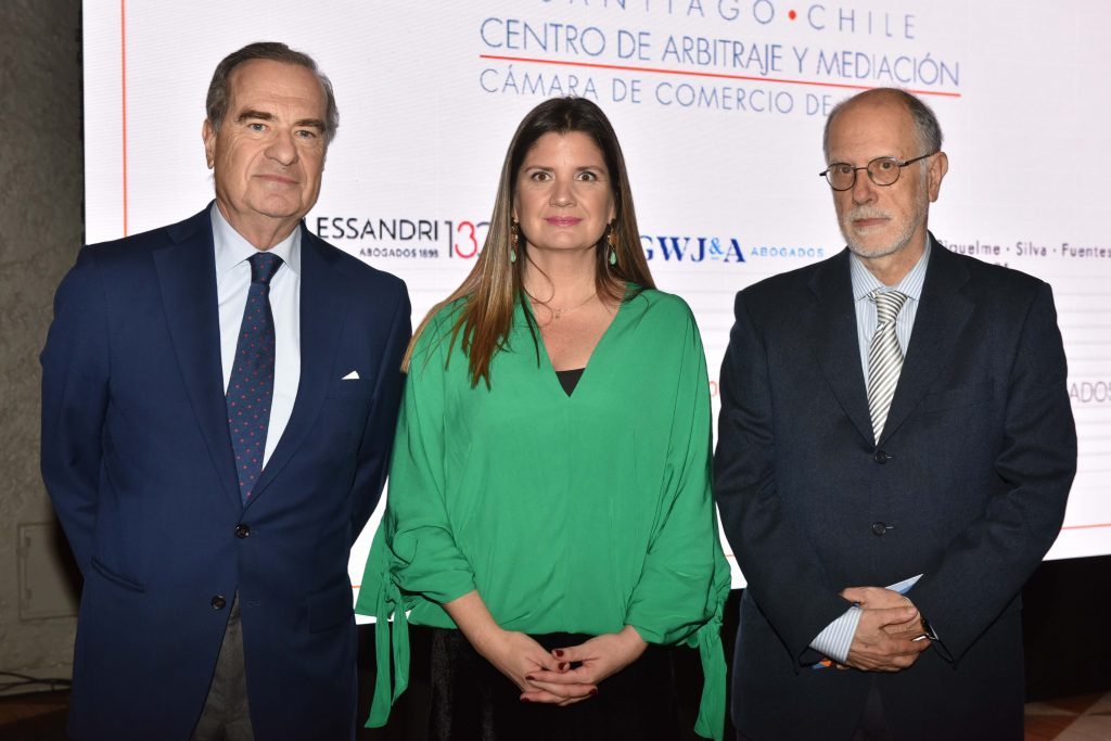 CAM Santiago realiza Primer Encuentro Nacional de Arbitraje homenajeando a Patricio Aylwin por su obra "El Juicio Arbitral"