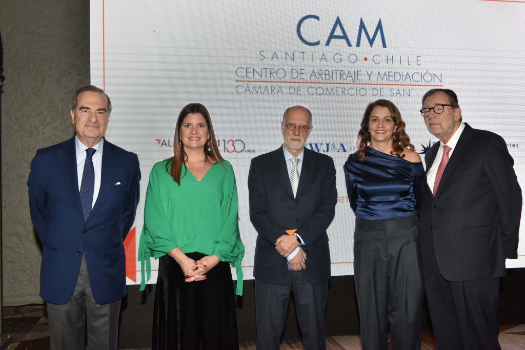 CAM Santiago realiza Primer Encuentro Nacional de Arbitraje homenajeando a Patricio Aylwin por su obra "El Juicio Arbitral"