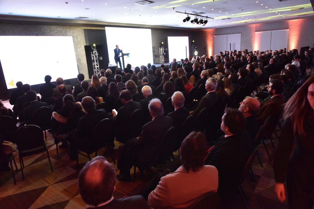 CAM Santiago realiza Primer Encuentro Nacional de Arbitraje homenajeando a Patricio Aylwin por su obra "El Juicio Arbitral"