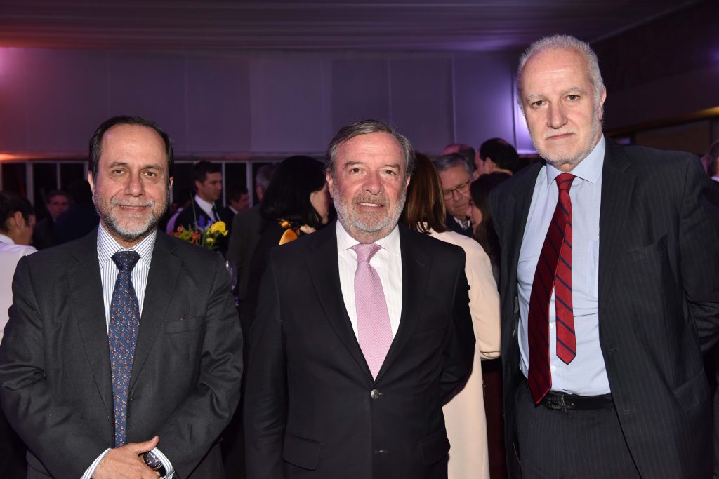 CAM Santiago realiza Primer Encuentro Nacional de Arbitraje homenajeando a Patricio Aylwin por su obra "El Juicio Arbitral"