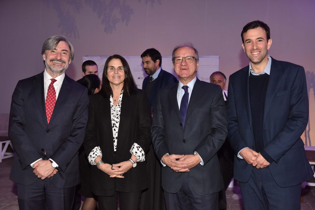 CAM Santiago realiza Primer Encuentro Nacional de Arbitraje homenajeando a Patricio Aylwin por su obra "El Juicio Arbitral"