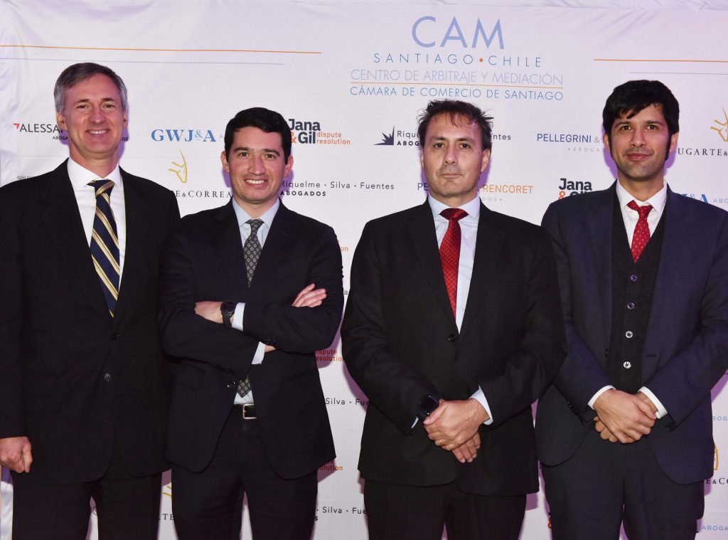 CAM Santiago realiza Primer Encuentro Nacional de Arbitraje homenajeando a Patricio Aylwin por su obra "El Juicio Arbitral"