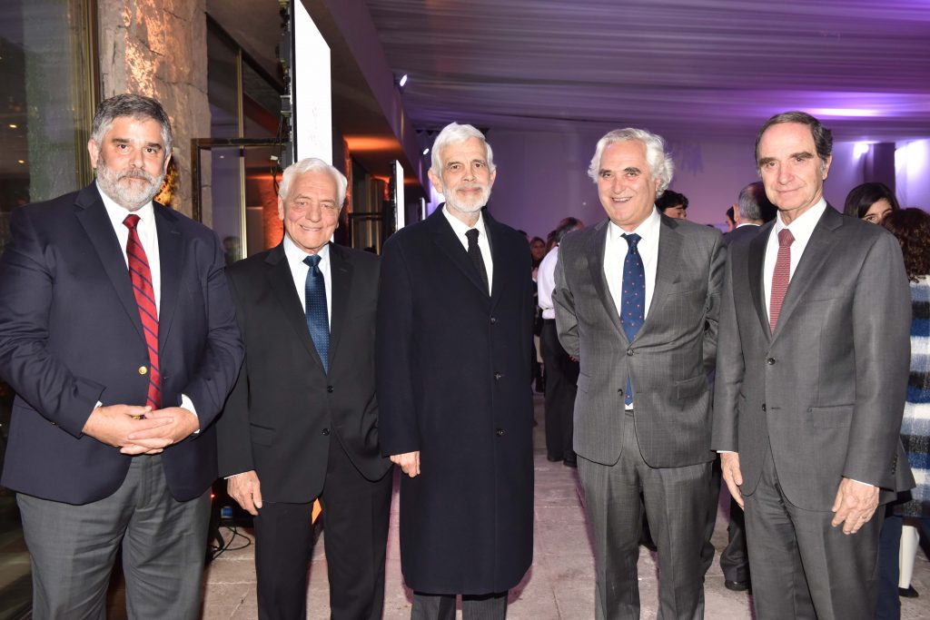 CAM Santiago realiza Primer Encuentro Nacional de Arbitraje homenajeando a Patricio Aylwin por su obra "El Juicio Arbitral"