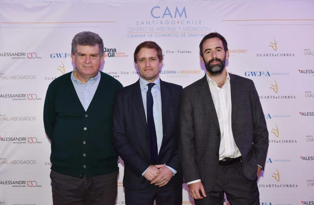 CAM Santiago realiza Primer Encuentro Nacional de Arbitraje homenajeando a Patricio Aylwin por su obra "El Juicio Arbitral"