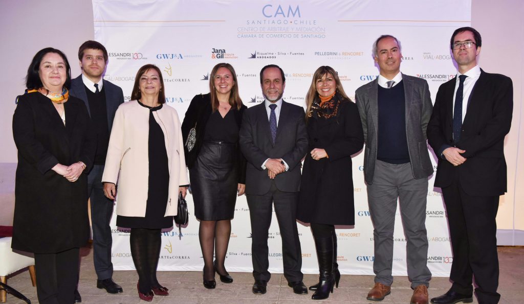 CAM Santiago realiza Primer Encuentro Nacional de Arbitraje homenajeando a Patricio Aylwin por su obra "El Juicio Arbitral"