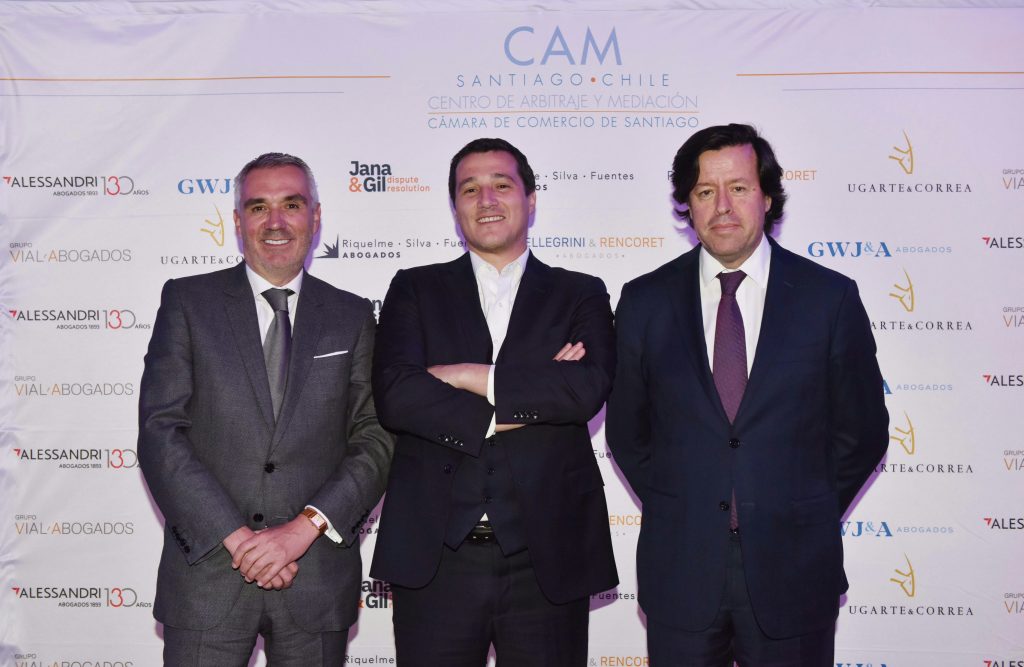 CAM Santiago realiza Primer Encuentro Nacional de Arbitraje homenajeando a Patricio Aylwin por su obra "El Juicio Arbitral"