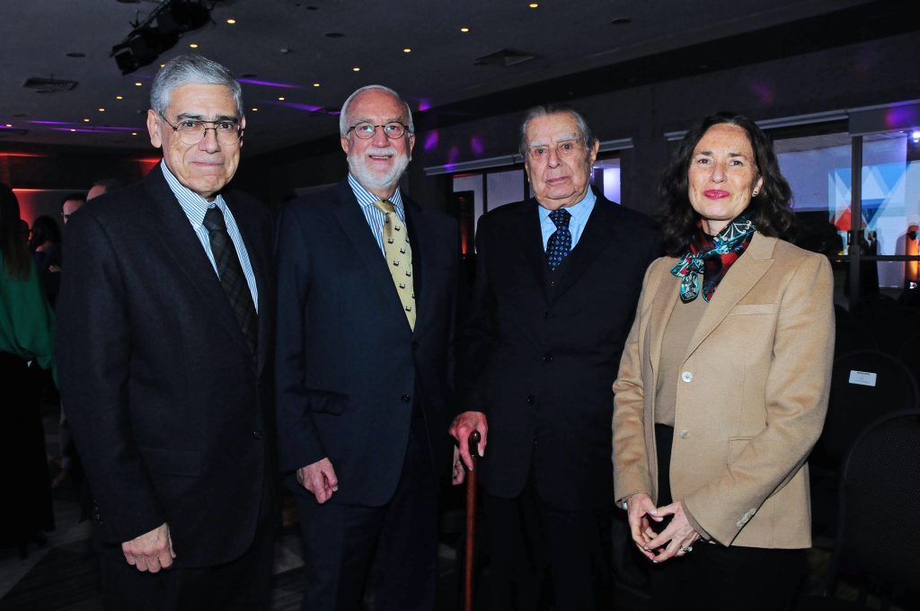 CAM Santiago realiza Primer Encuentro Nacional de Arbitraje homenajeando a Patricio Aylwin por su obra "El Juicio Arbitral"