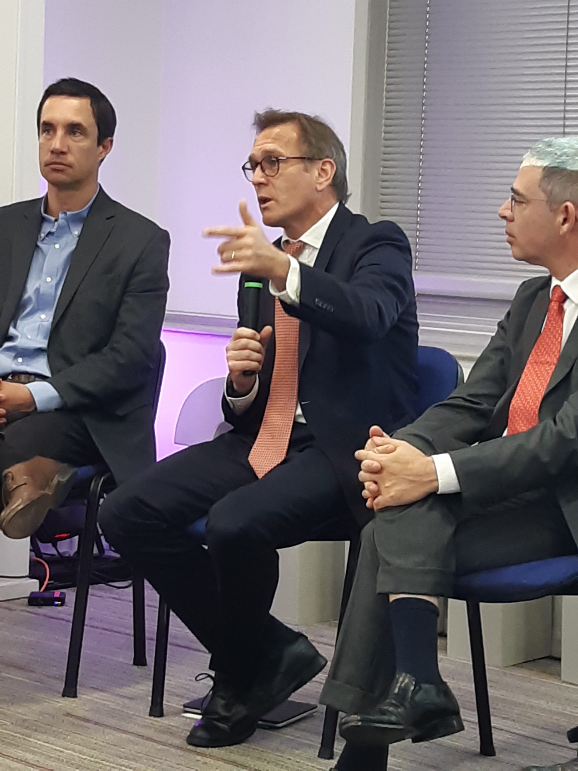 Juan Pablo Schaeffer participa en Conversatorio sobre Descarbonización y Arbitraje